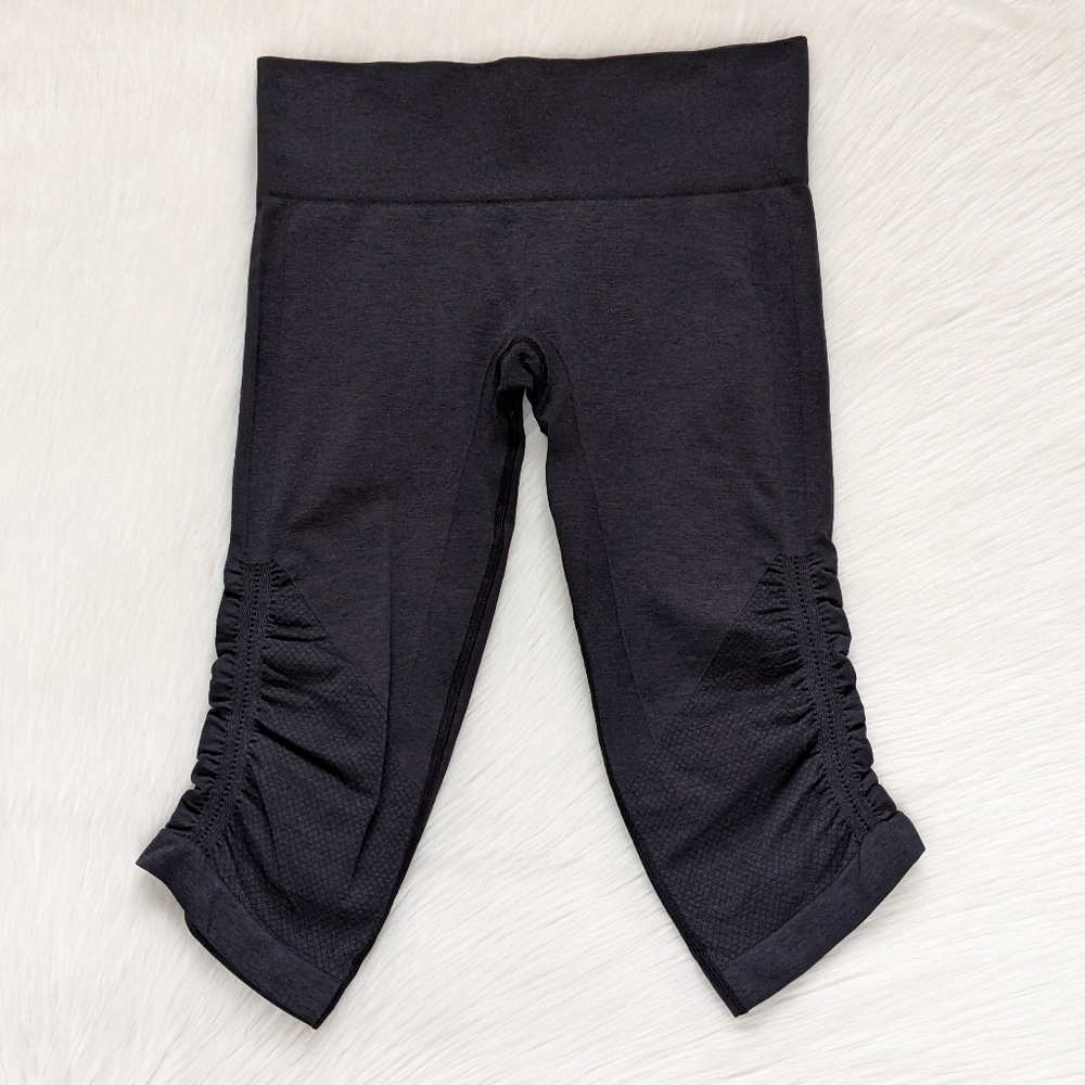 Lululemon In The Flow Crop II Heathered Deep Coal Leggings | Size 8 - Picture 2 of 14